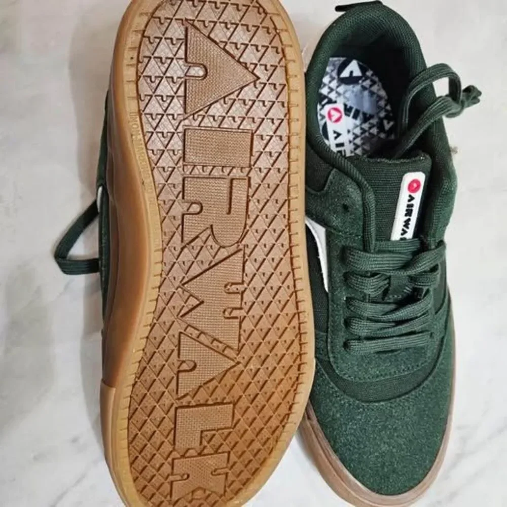 Airwalk Green Suede Skate Shoes US 8